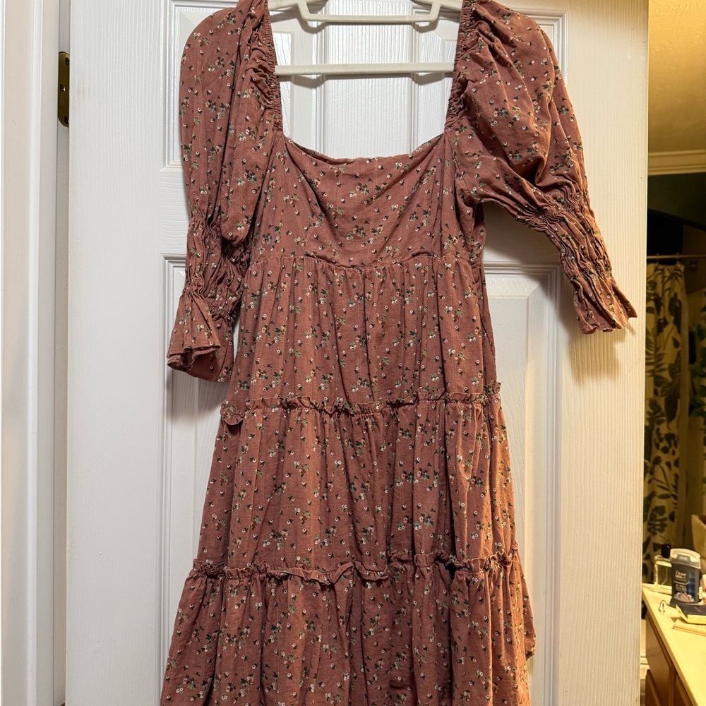 Storia Floral Tiered Puff-Sleeve Midi Dress in Dusty Rose